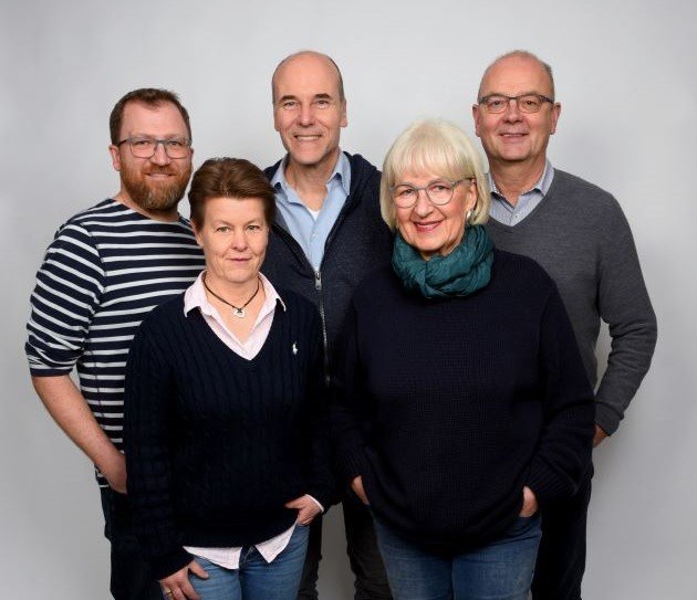 Gruppenbild der ersten fünf Listenkandidat*innen der Grünen in Reinfeld für die Kommunalwahl 2023